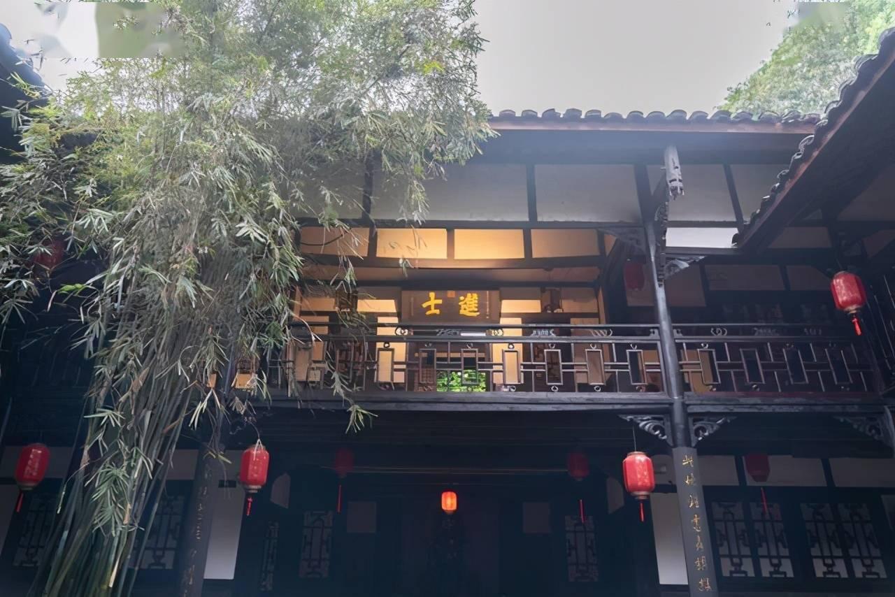 点燃的炸弹人